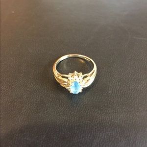 14K Yellow Gold Blue Topaz Ring - Sz 6.5